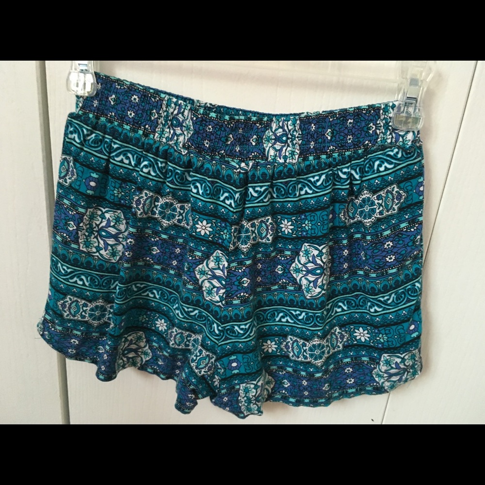 Girls floral shorts.